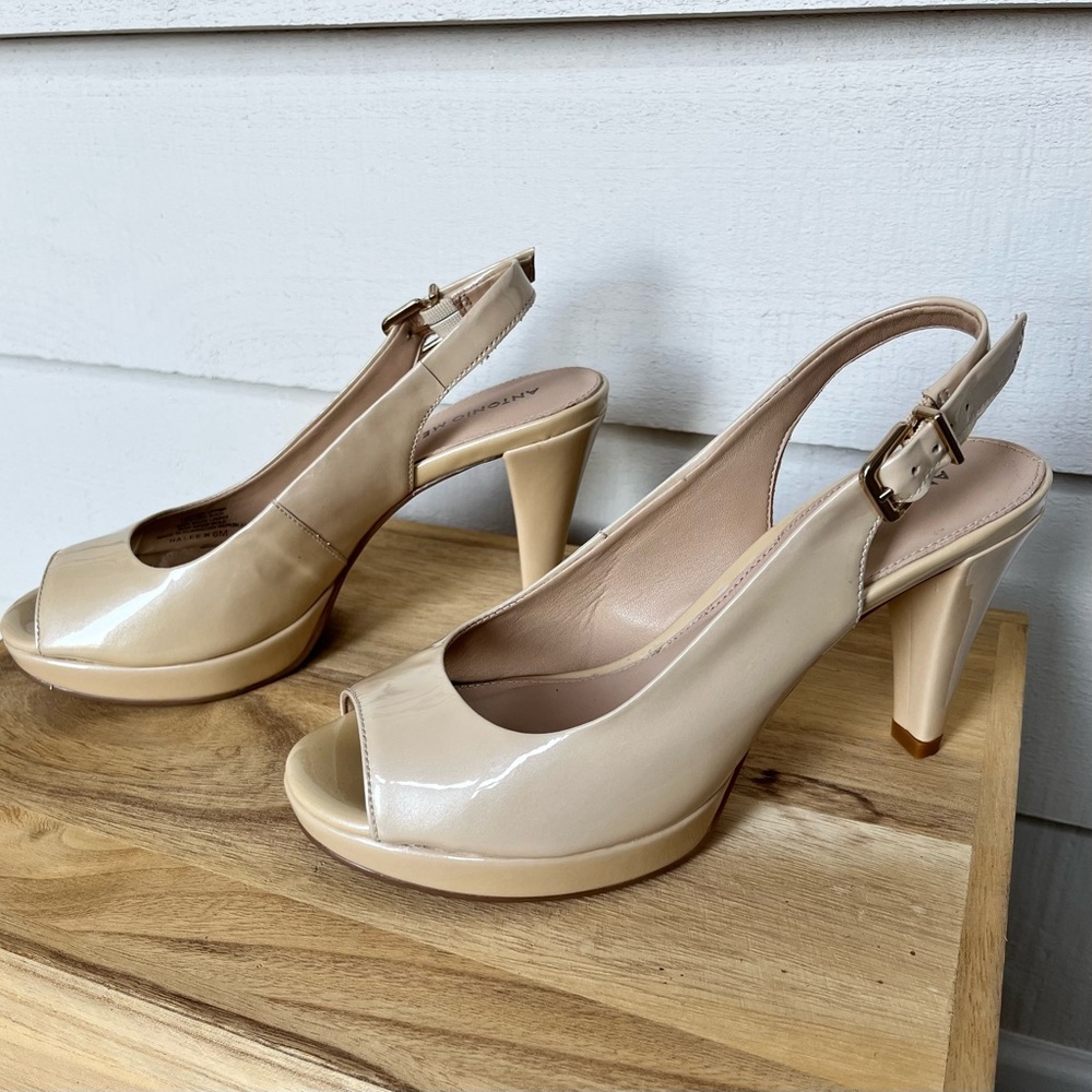 Antonio Melani Haleen New Nude patent leather heels 6M
